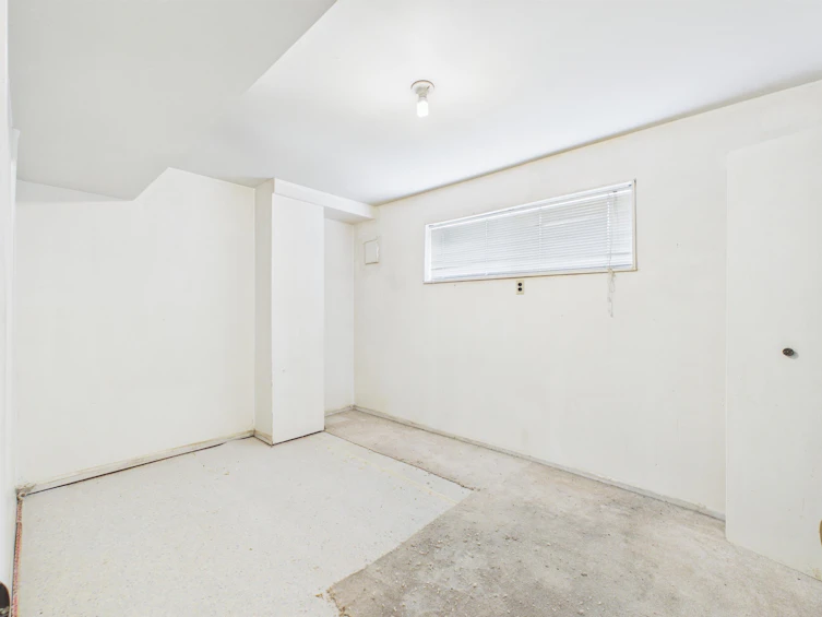 6096 Service Street, Burnaby, BC, V5H 1V8 - 18