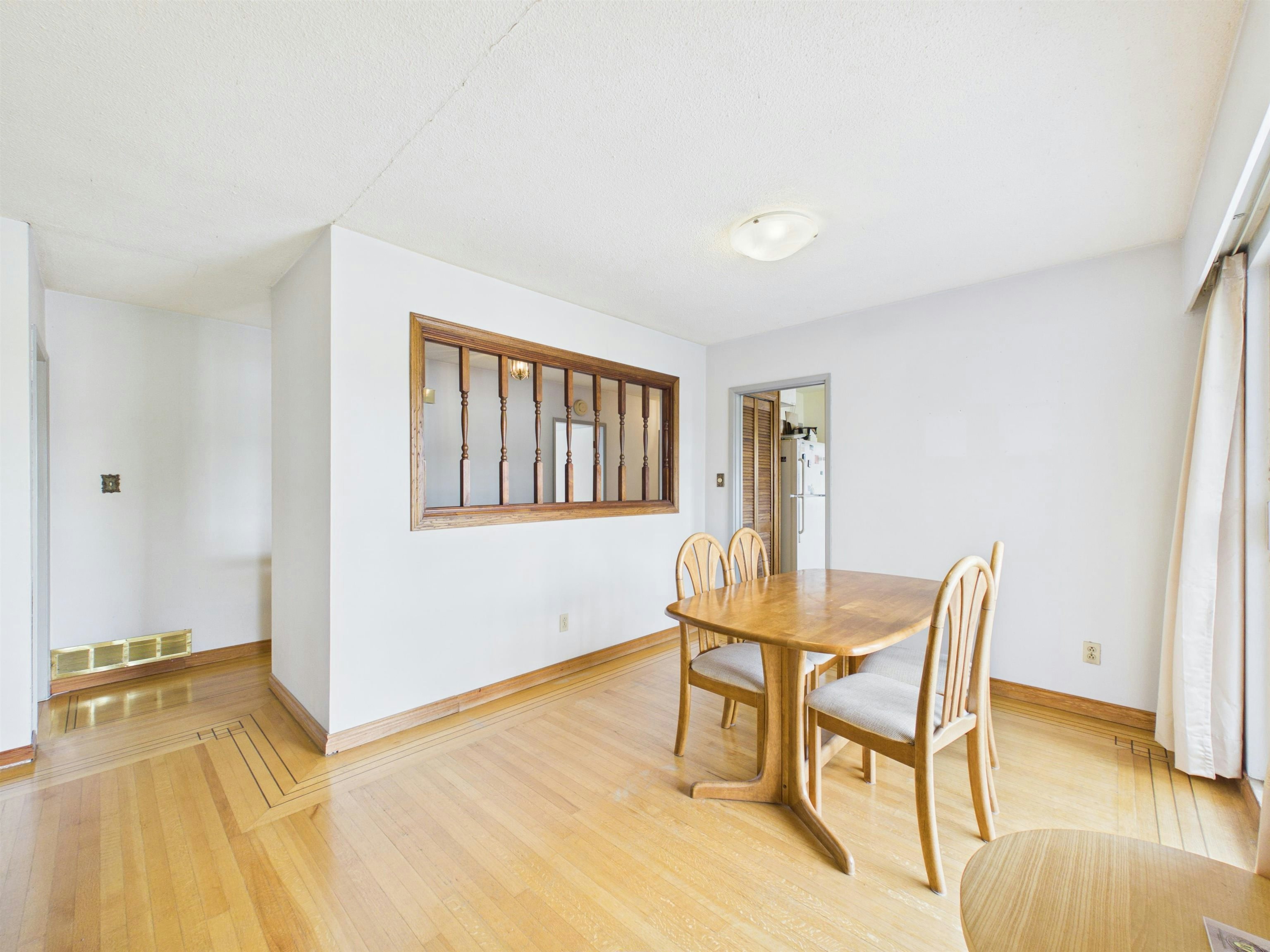 6096 Service Street, Burnaby, BC, V5H 1V8 - 7