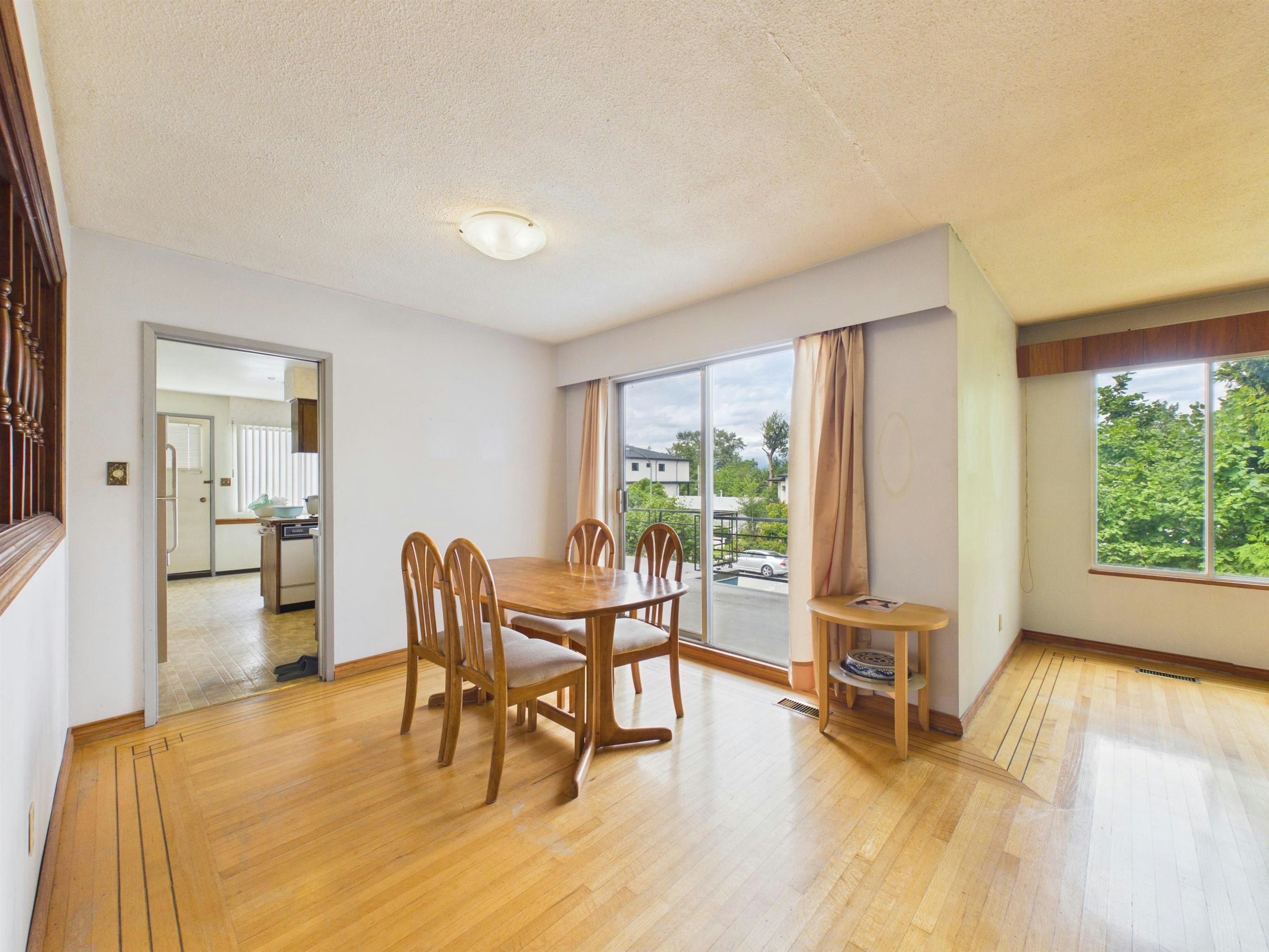 6096 Service Street, Burnaby, BC, V5H 1V8 - 8