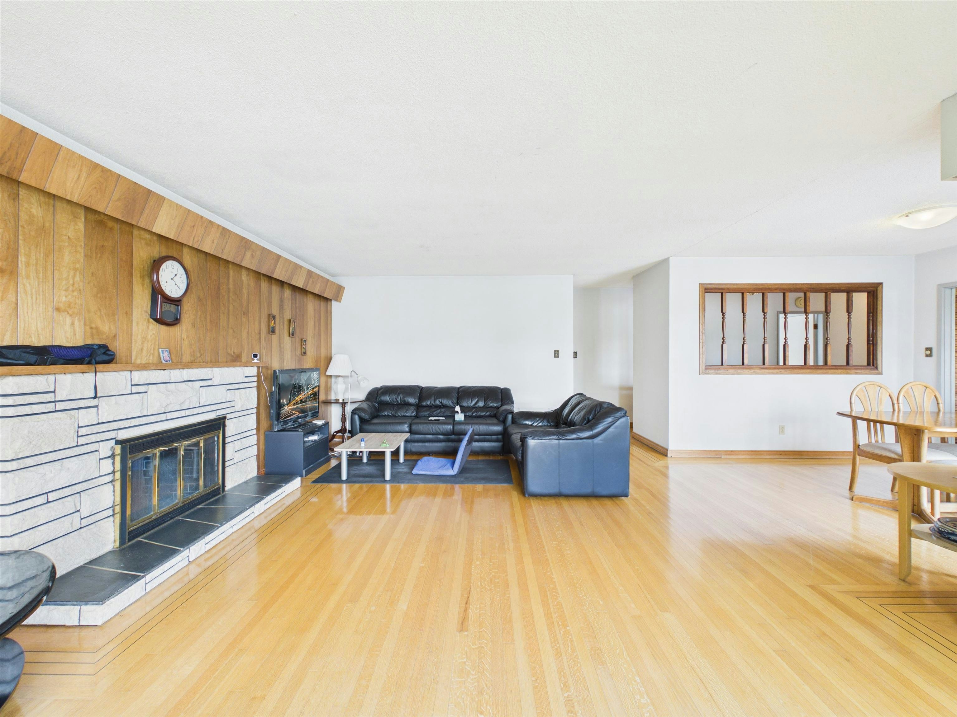 6096 Service Street, Burnaby, BC, V5H 1V8 - 5