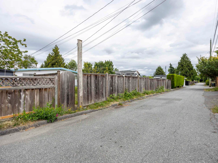 6096 Service Street, Burnaby, BC, V5H 1V8 - 29