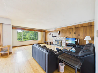 6096 Service Street - 2