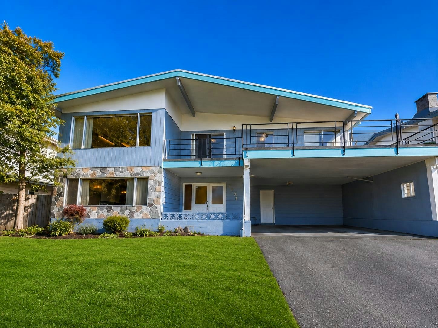 6096 Service Street, Burnaby, BC, V5H 1V8