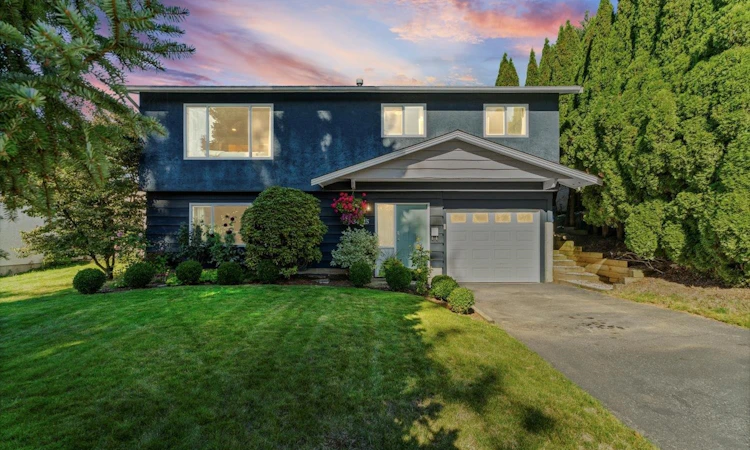 34915 Champlain Crescent