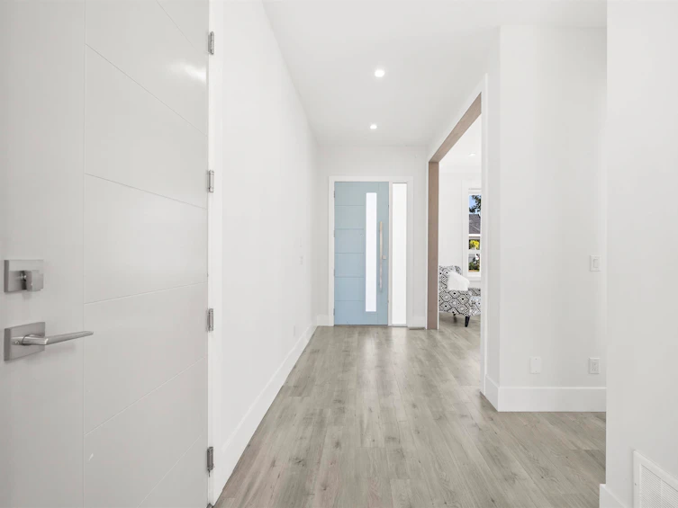 21070 76a Avenue, Langley, BC, V2Y 0L1 - 2