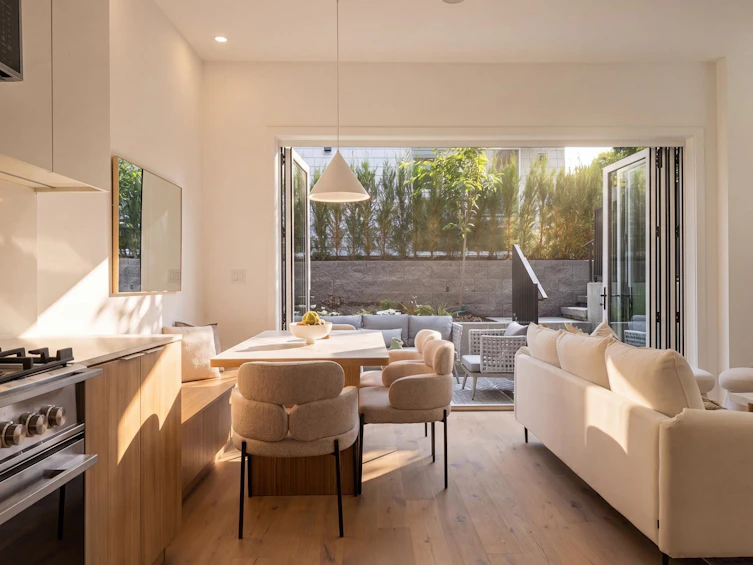 2790 Cambridge Street, Vancouver, BC, V5K 1L7 - 6