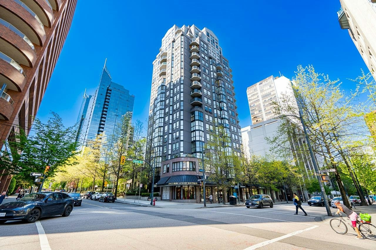 907-811 Helmcken Street, Vancouver, BC, V6Z 1B1