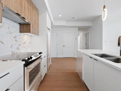405-2233 156 Street - 4