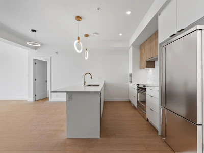 405-2233 156 Street - 2