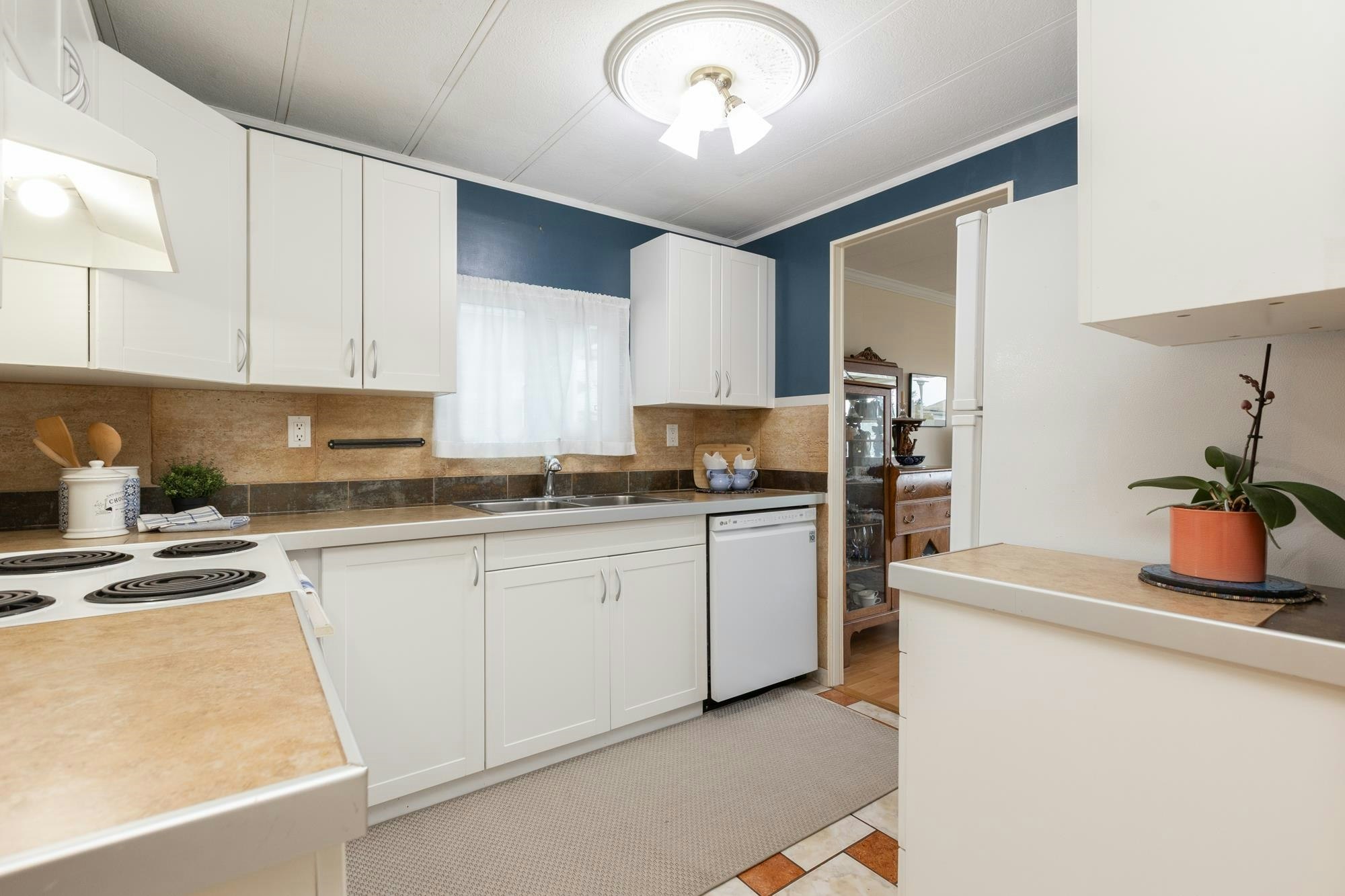 50-15875 20 Avenue, Surrey, BC, V4A 2B1 - 4