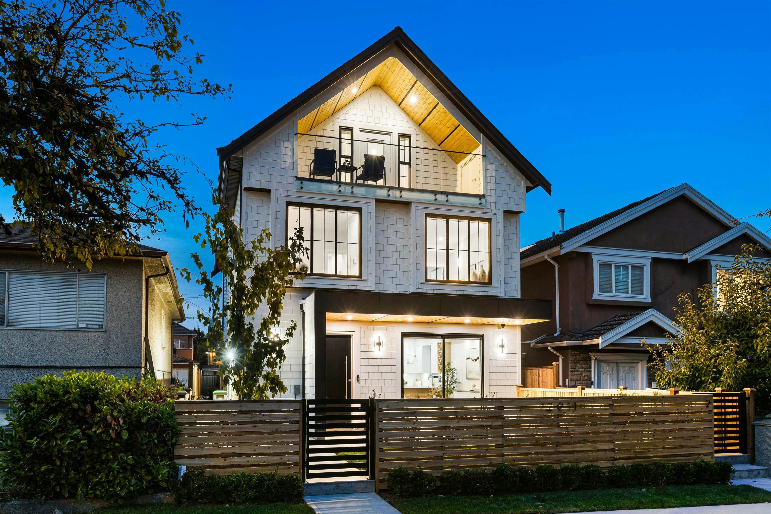 1-2211 Mannering Avenue - 2