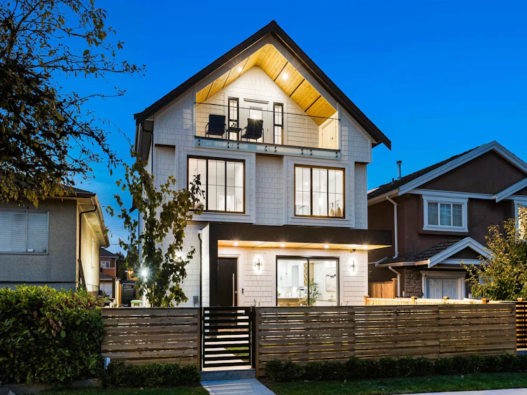 1-2211 Mannering Avenue, Vancouver, BC, V5N 3C5 - 2