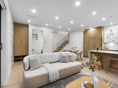 1-2211 Mannering Avenue - 5