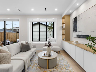 2-2211 Mannering Avenue - 3