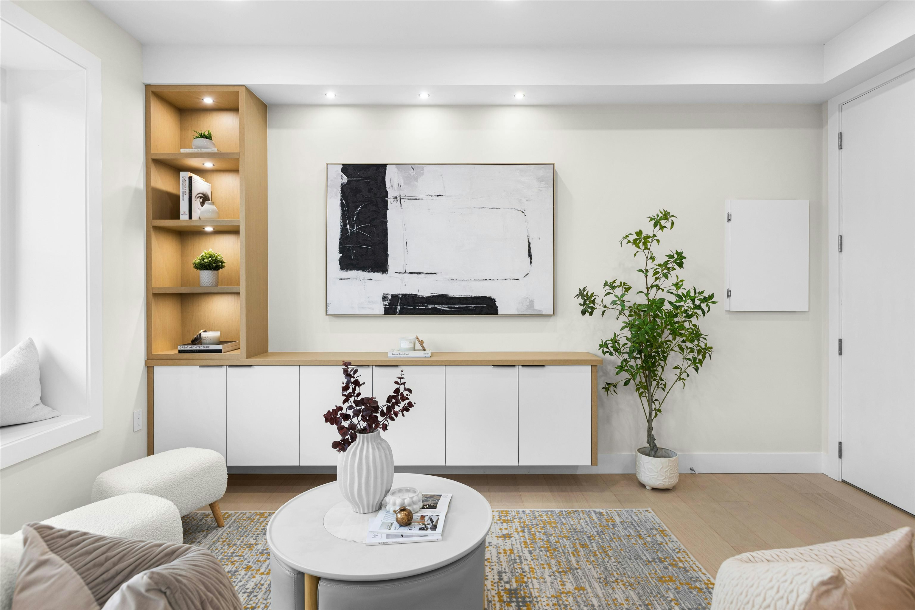 2-2211 Mannering Avenue - 4