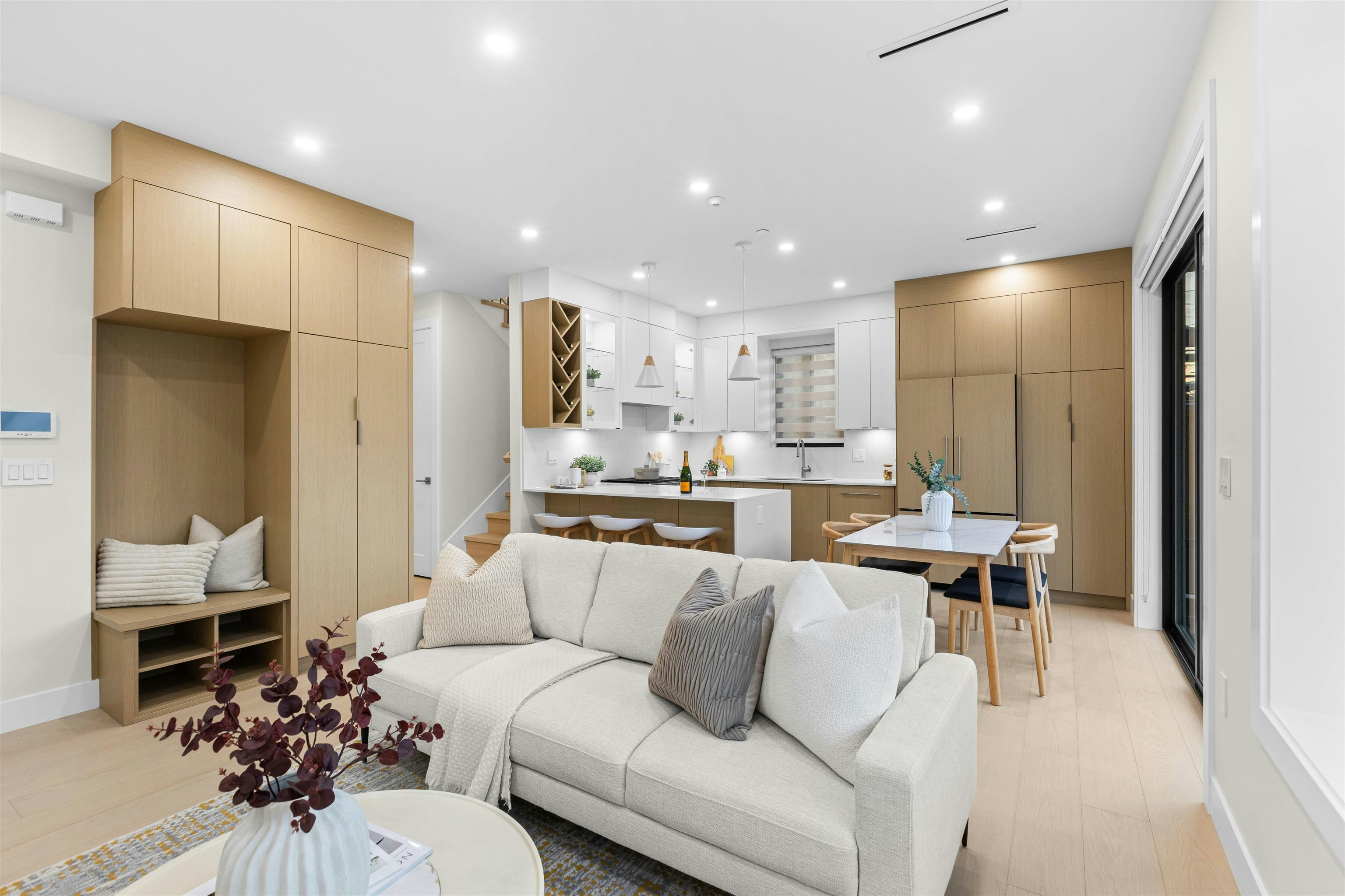2-2211 Mannering Avenue - 5