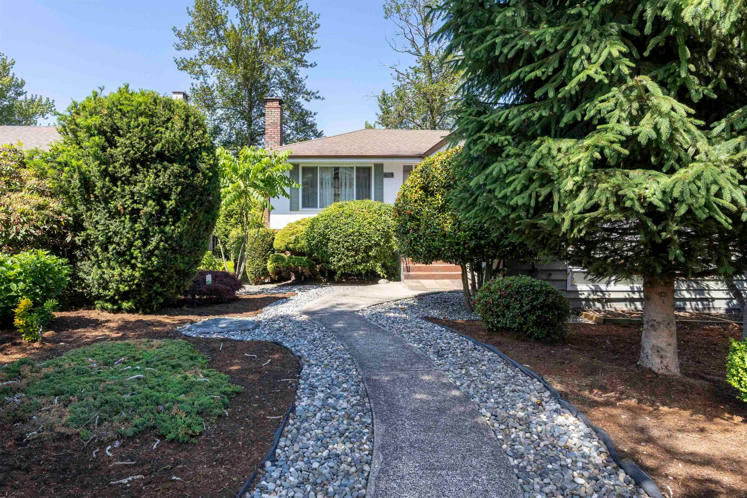 6119 Service Street, Burnaby, BC, V5H 1V7