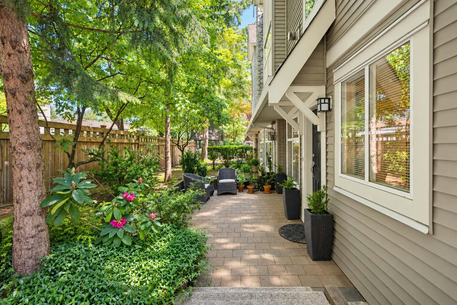 1071 Lynn Valley Road, North Vancouver, BC, V7J 1Z6