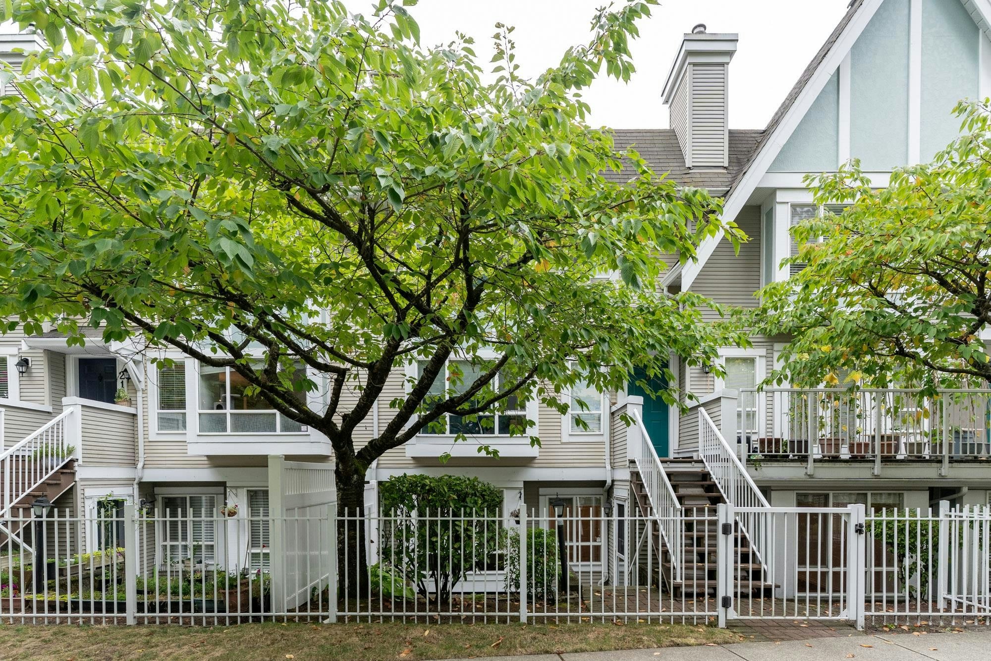 22-6588 Southoaks Crescent, Burnaby, BC, V5E 4K1