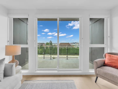 103/203-422 E 3rd Street - 4