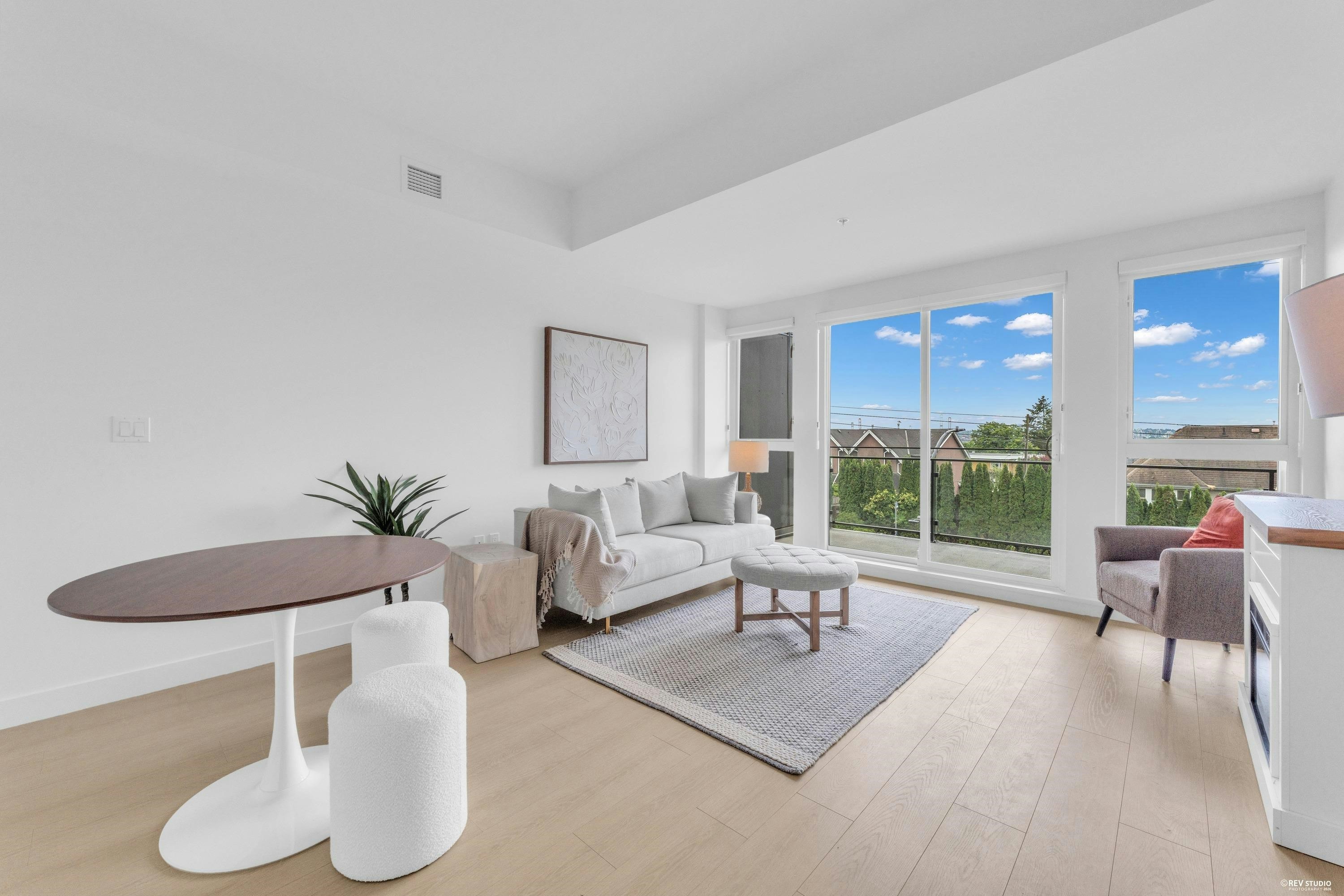 103/203-422 E 3rd Street, North Vancouver, BC, V7L 0K1 - 2
