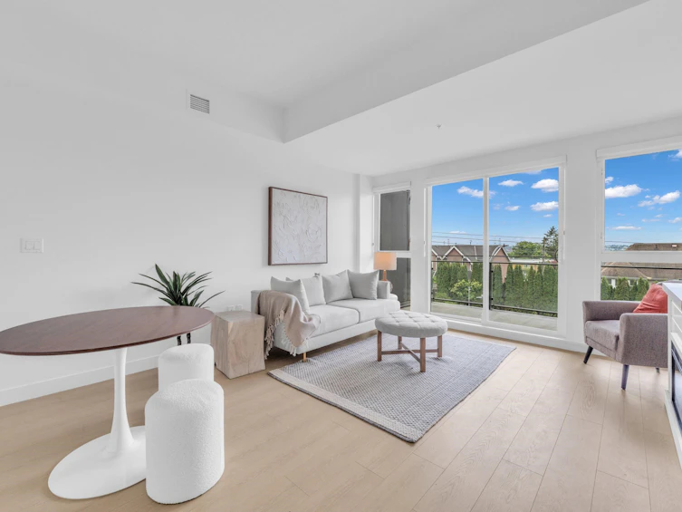 103/203-422 E 3rd Street, North Vancouver, BC, V7L 0K1 - 2
