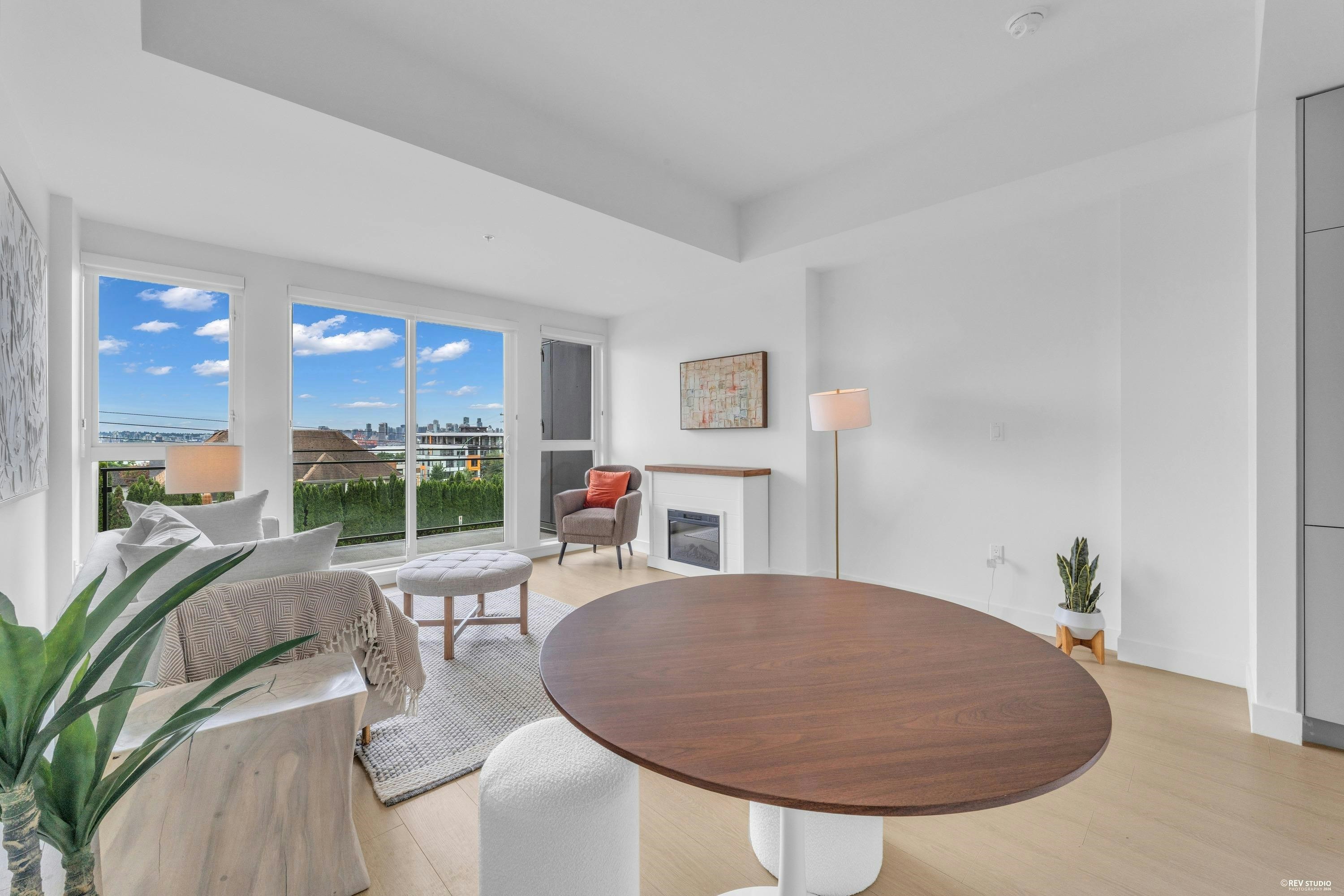 103/203-422 E 3rd Street, North Vancouver, BC, V7L 0K1 - 3