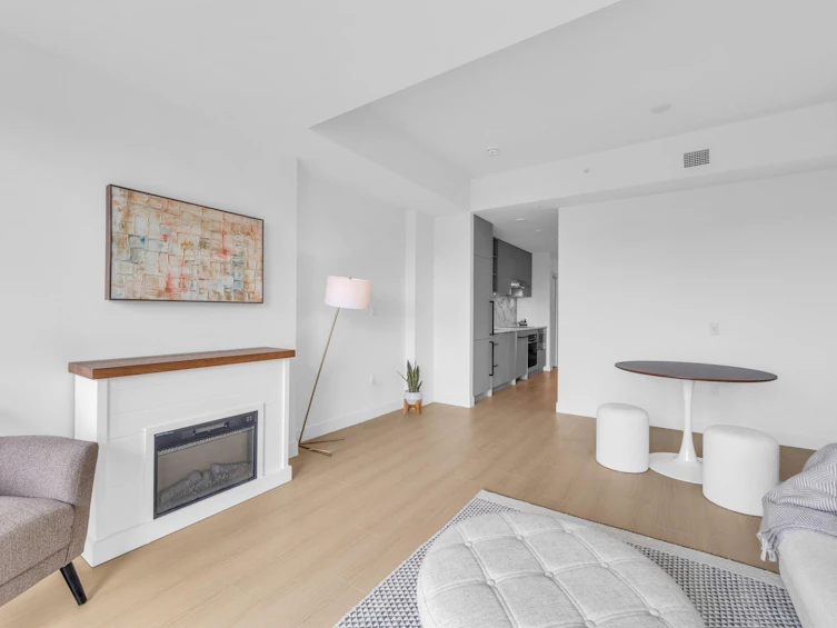 103/203-422 E 3rd Street, North Vancouver, BC, V7L 0K1 - 6