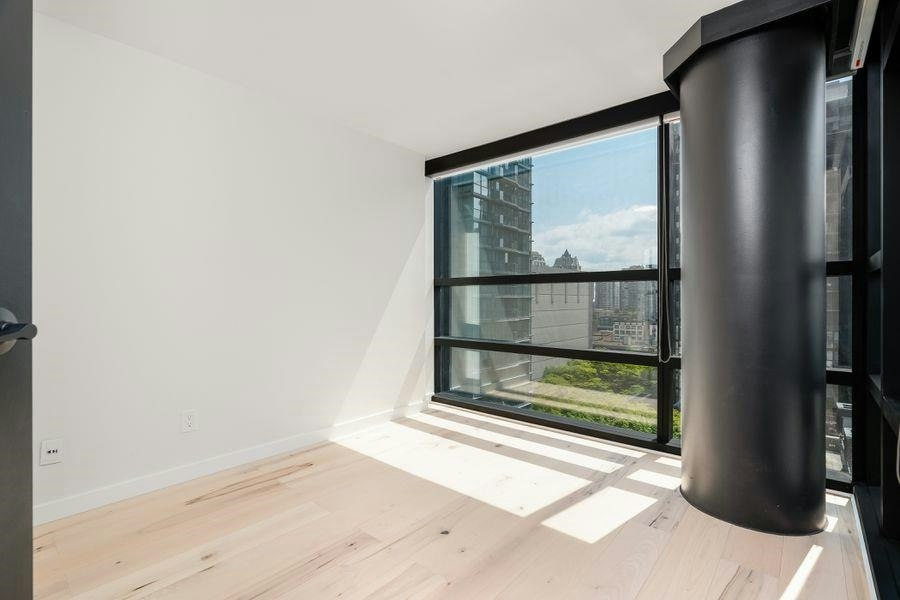 710-1050 Burrard Street, Vancouver, BC, V6Z 2S3 - 17