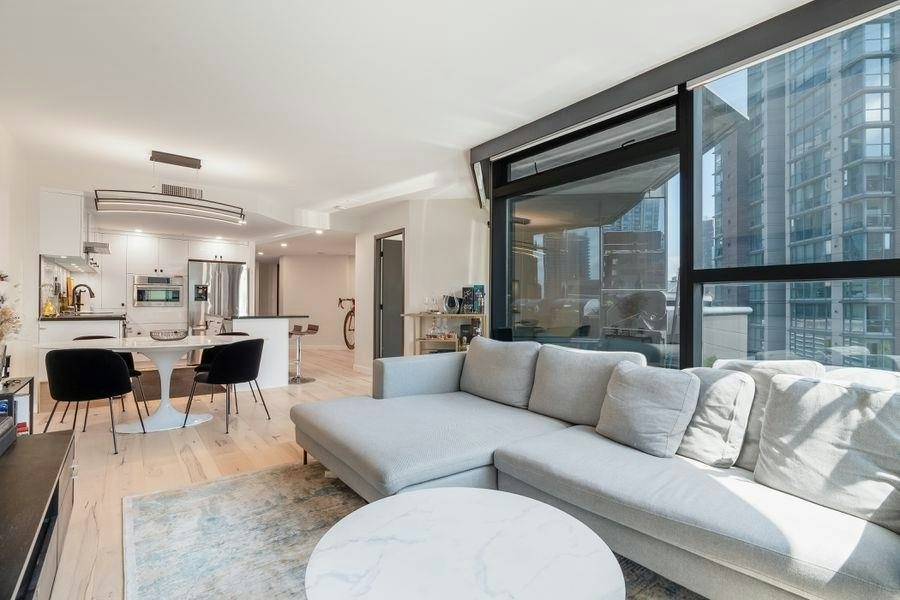 710-1050 Burrard Street - 2