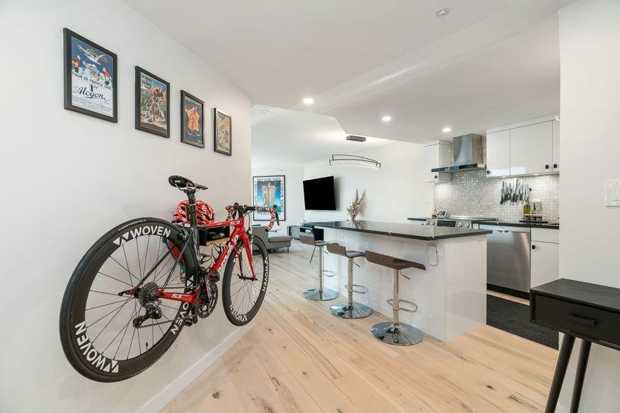 710-1050 Burrard Street, Vancouver, BC, V6Z 2S3