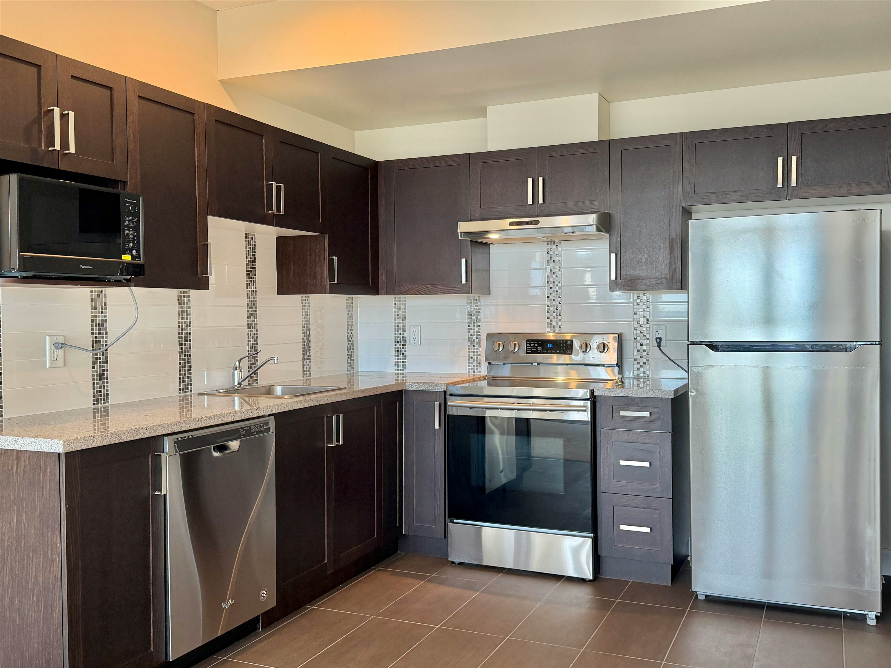 3544 Harper Road, Coquitlam, BC, V3E 0L6 - 2