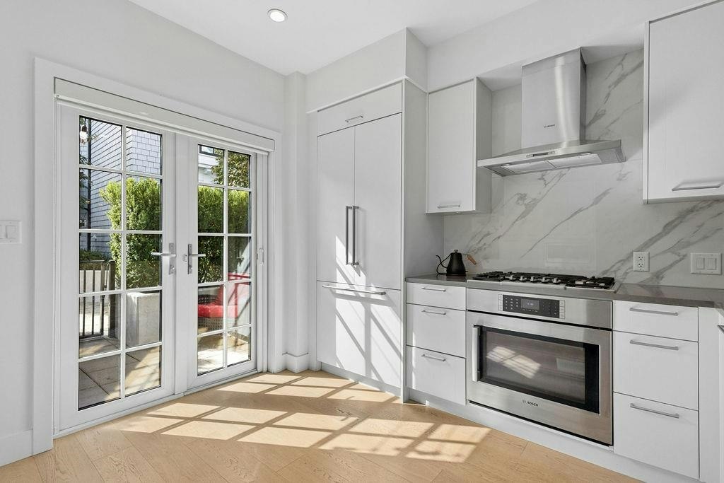 12-1133 Ridgewood Drive, North Vancouver, BC, V7R 0A4 - 10