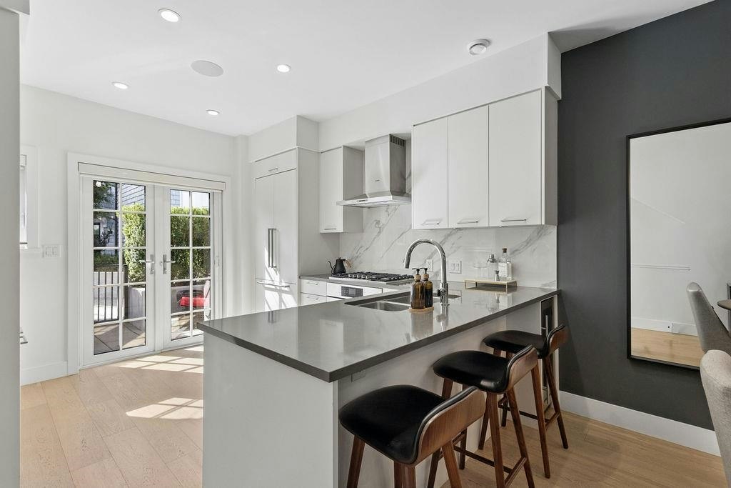 12-1133 Ridgewood Drive, North Vancouver, BC, V7R 0A4 - 8