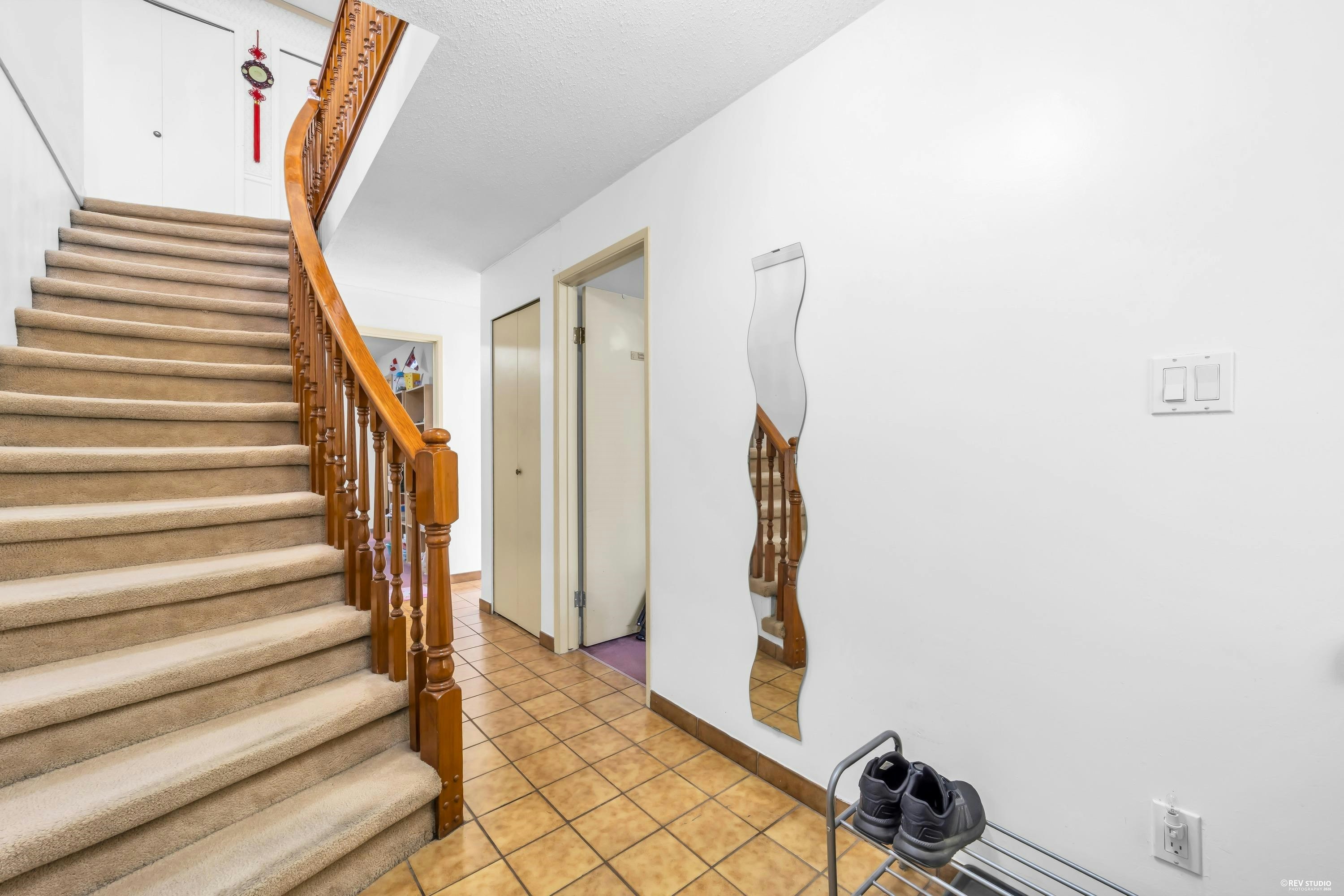 415 Goyer Court, Coquitlam, BC, V3K 6A2 - 18