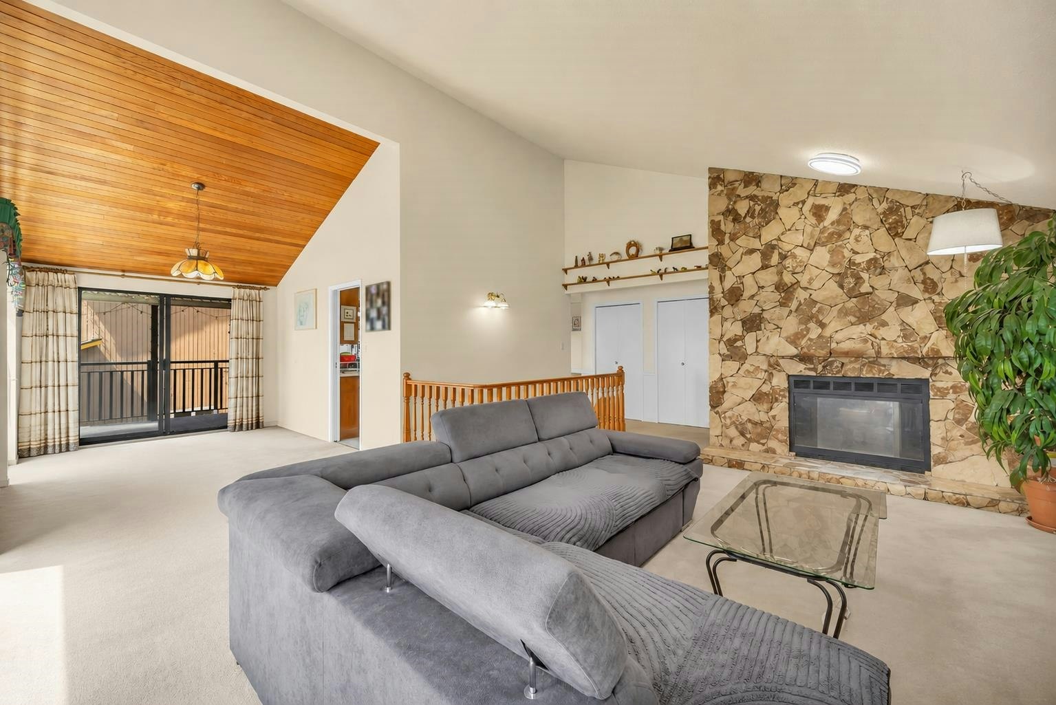 415 Goyer Court, Coquitlam, BC, V3K 6A2 - 5