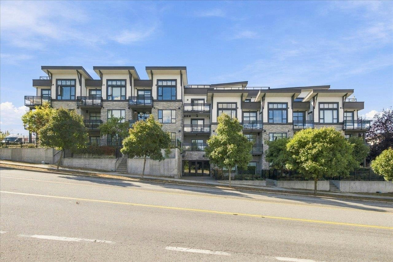 309-9983 E Barnston Drive, Surrey, BC, V4N 6T3