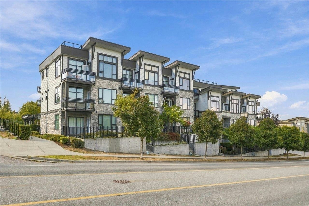 309-9983 E Barnston Drive, Surrey, BC, V4N 6T3