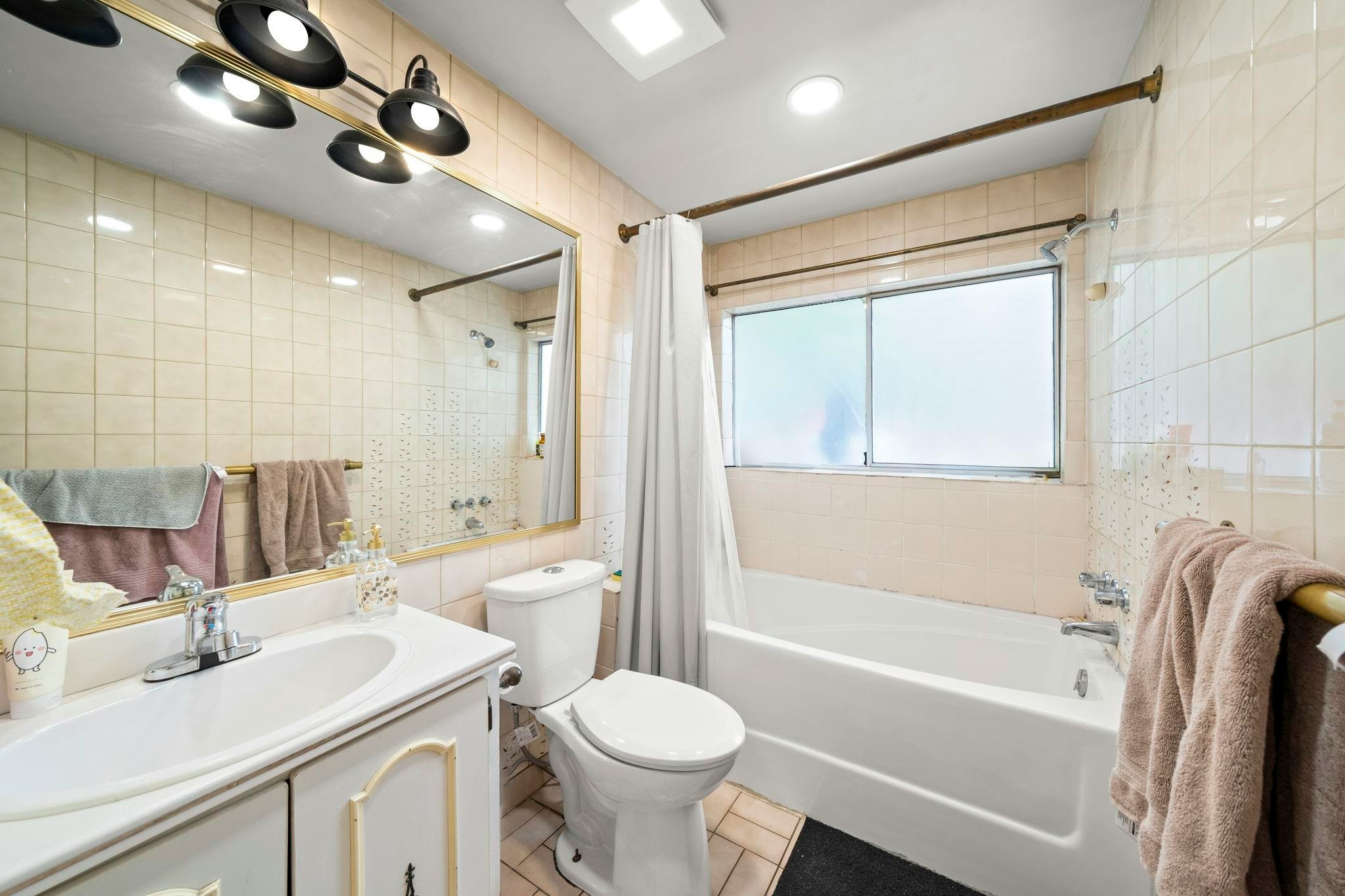1534 W 71st Avenue, Vancouver, BC, V6P 3C1 - 12