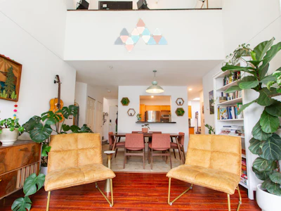 310-1466 Pemberton Avenue - 4