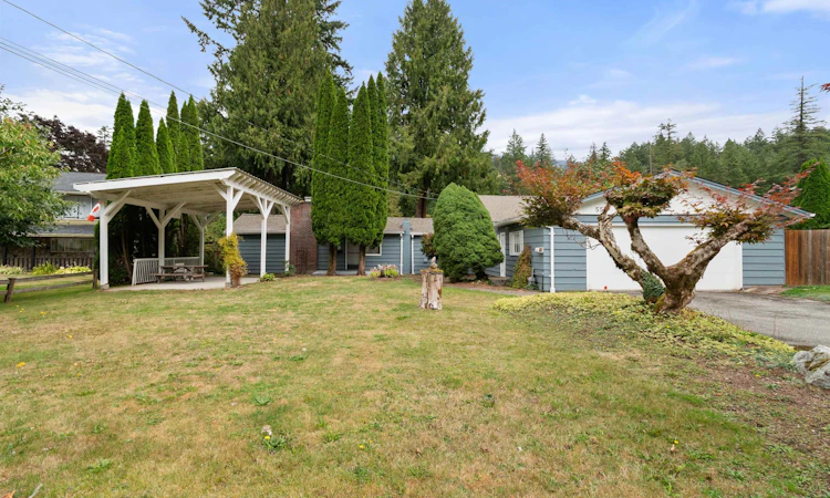 555 Glenaire Drive