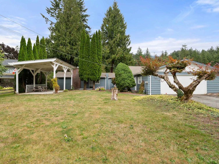 555 Glenaire Drive, Hope, BC, V0X 1L4
