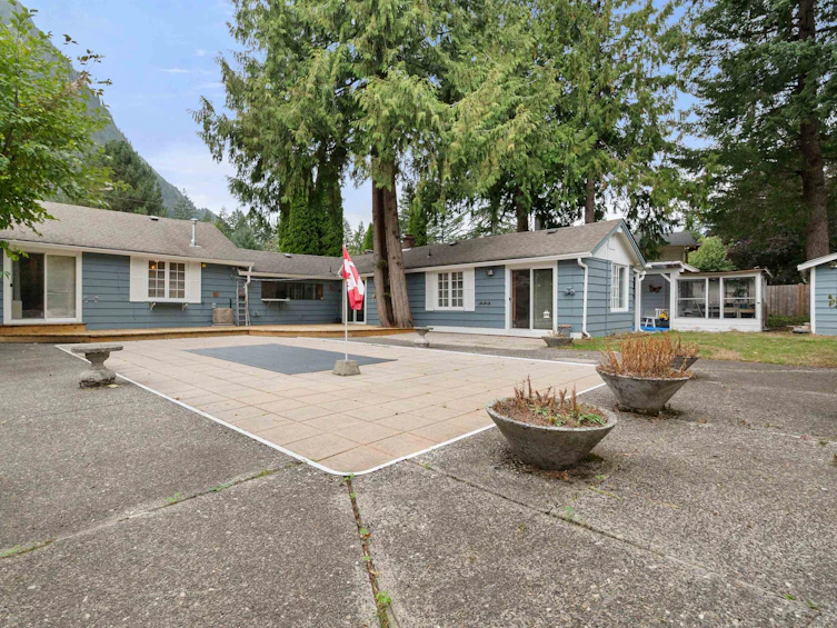 555 Glenaire Drive, Hope, BC, V0X 1L4 - 6
