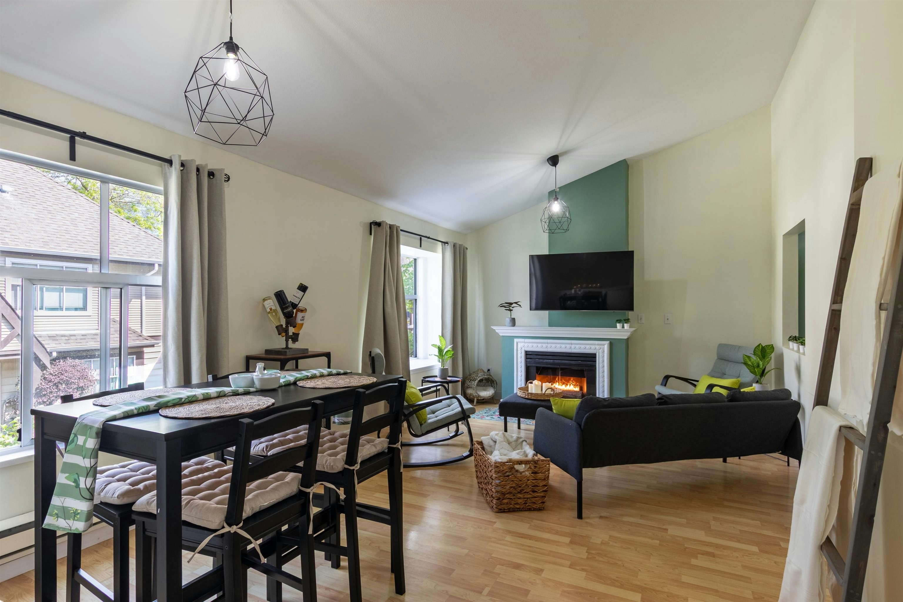 90-12099 237th Street, Maple Ridge, BC, V4R 2C3