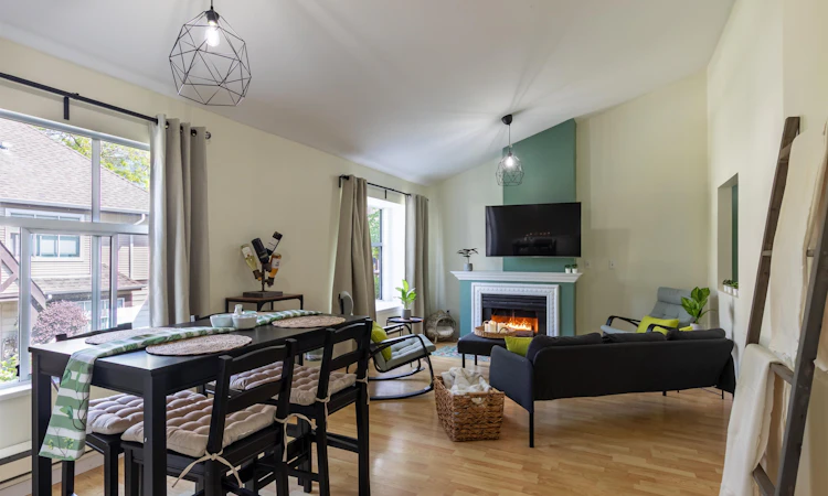 90-12099 237th Street