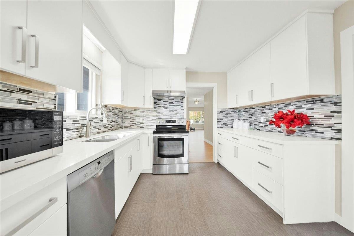 604 E 54th Avenue - 4