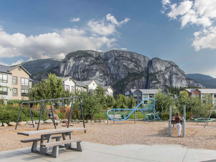 1329 Halyard Place, Squamish, BC, V8B 2A1 - 26