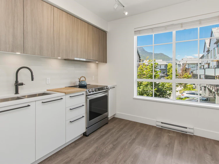 1329 Halyard Place, Squamish, BC, V8B 2A1 - 3