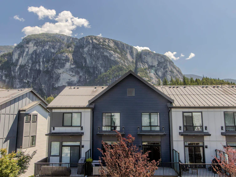 1329 Halyard Place, Squamish, BC, V8B 2A1 - 16