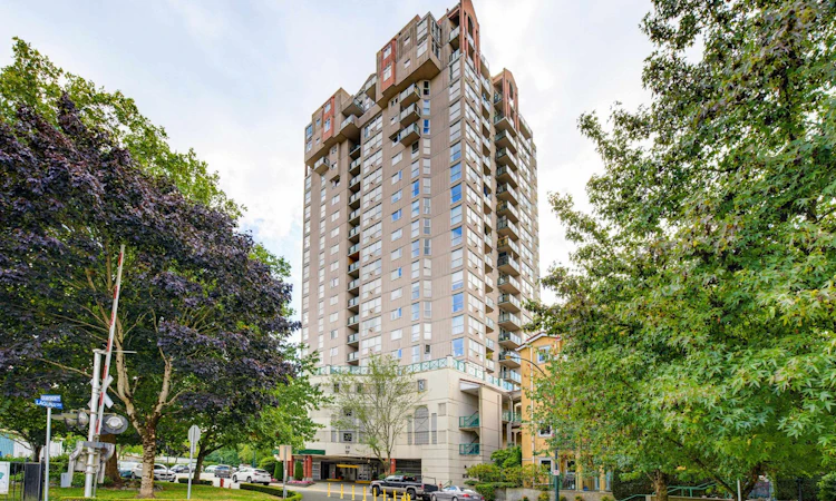 2205-10 Laguna Court
